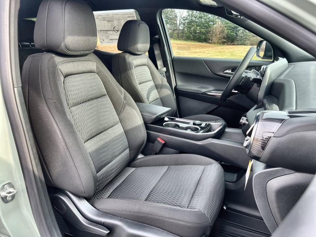 new 2026 Chevrolet Equinox car, priced at $31,745