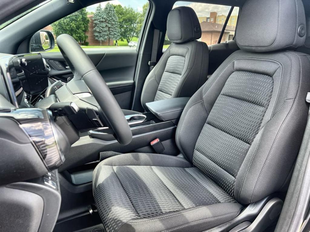 new 2026 Chevrolet Equinox car, priced at $30,330