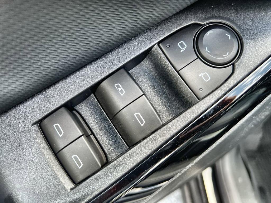 new 2026 Chevrolet Equinox car, priced at $30,330