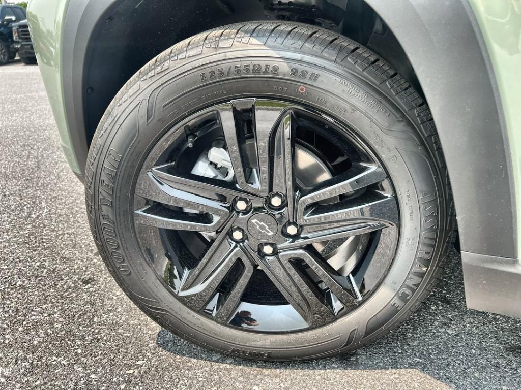new 2025 Chevrolet Trax car, priced at $27,975