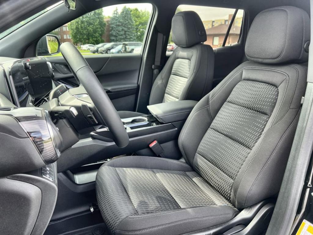 new 2026 Chevrolet Equinox car, priced at $30,285