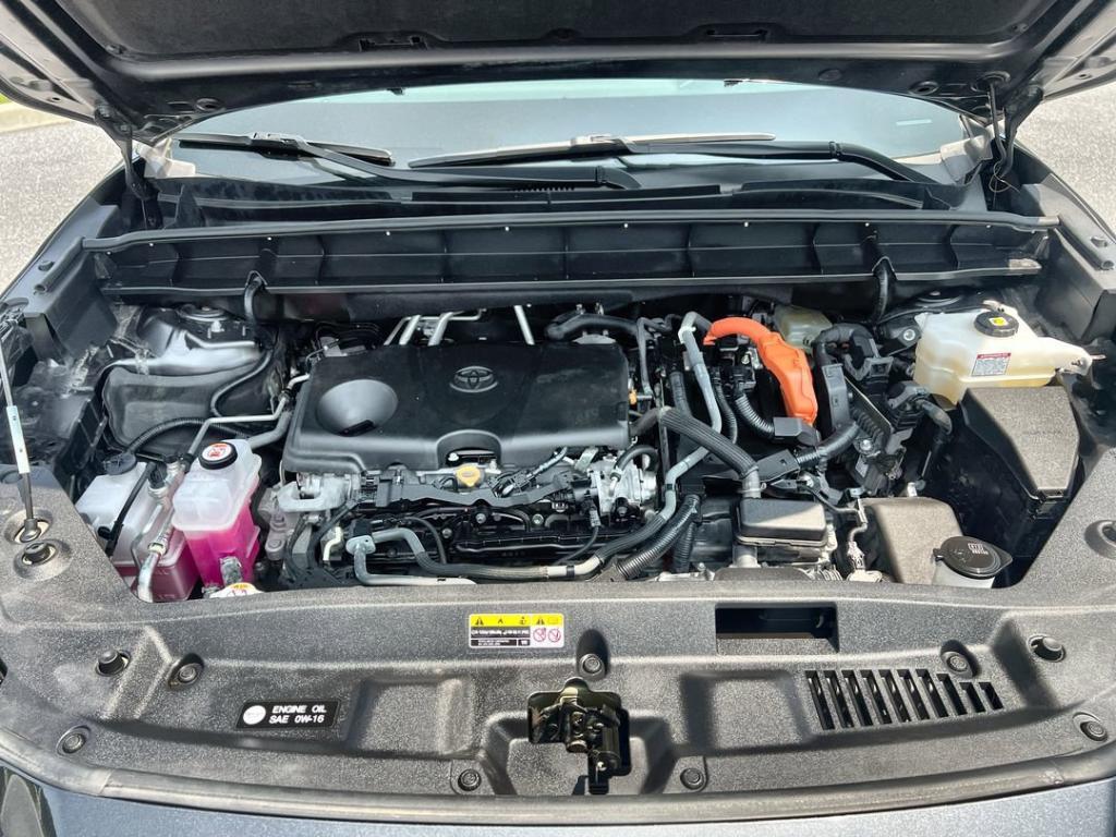 used 2022 Toyota Highlander Hybrid car, priced at $38,900