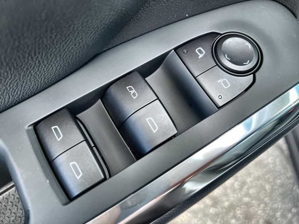 new 2026 Chevrolet Traverse car, priced at $52,600