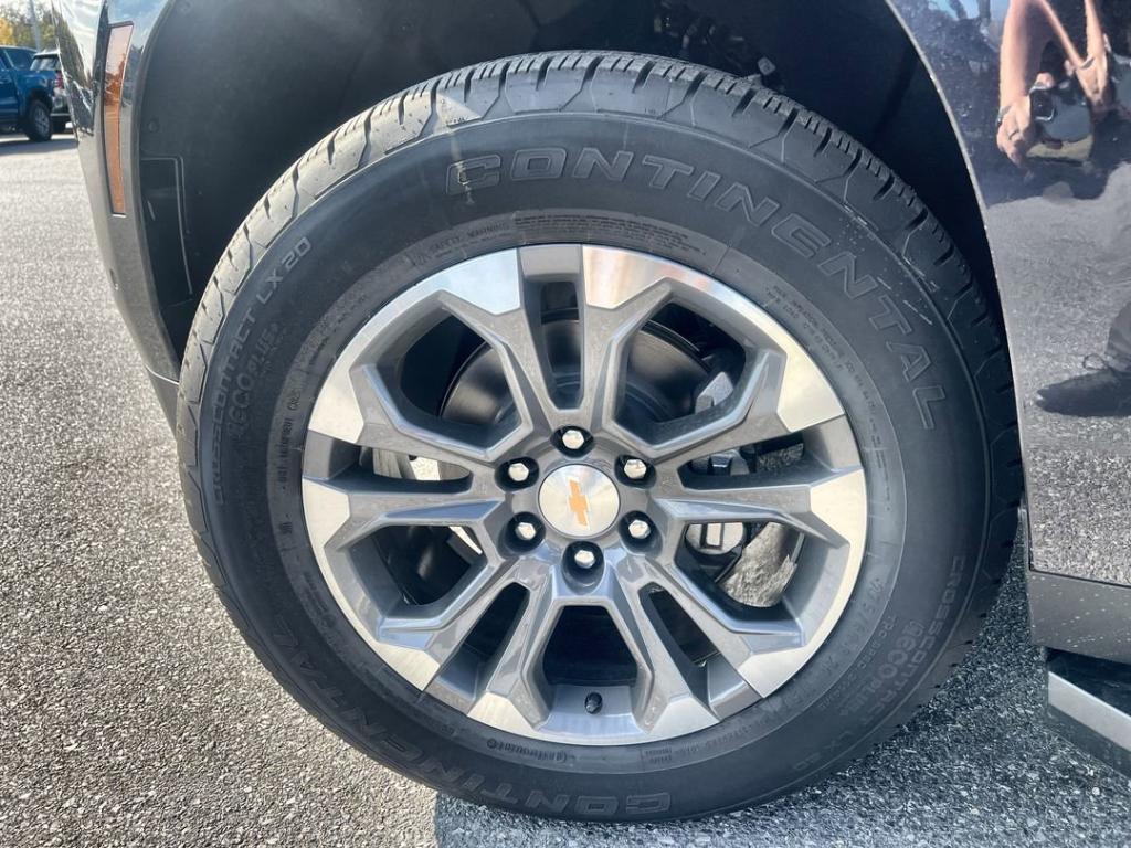 new 2026 Chevrolet Suburban car, priced at $76,600