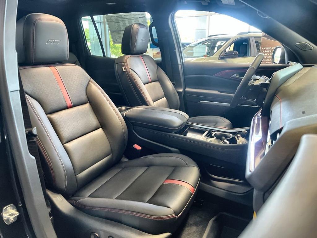 new 2026 Chevrolet Traverse car, priced at $61,435