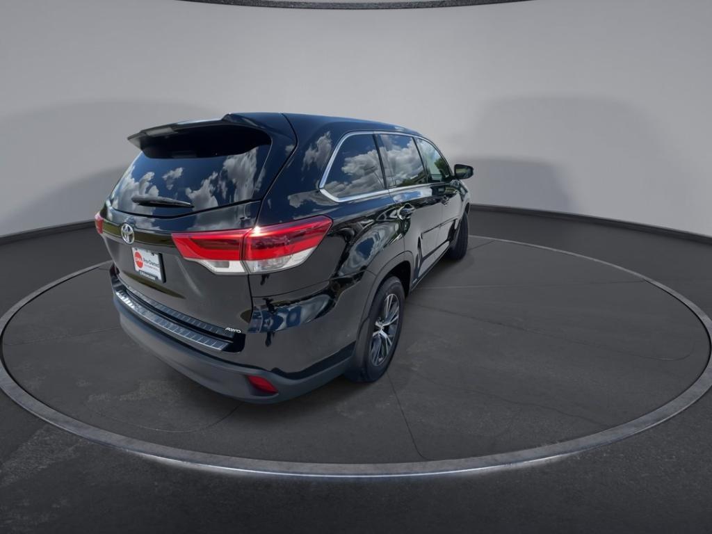 used 2017 Toyota Highlander car, priced at $16,700