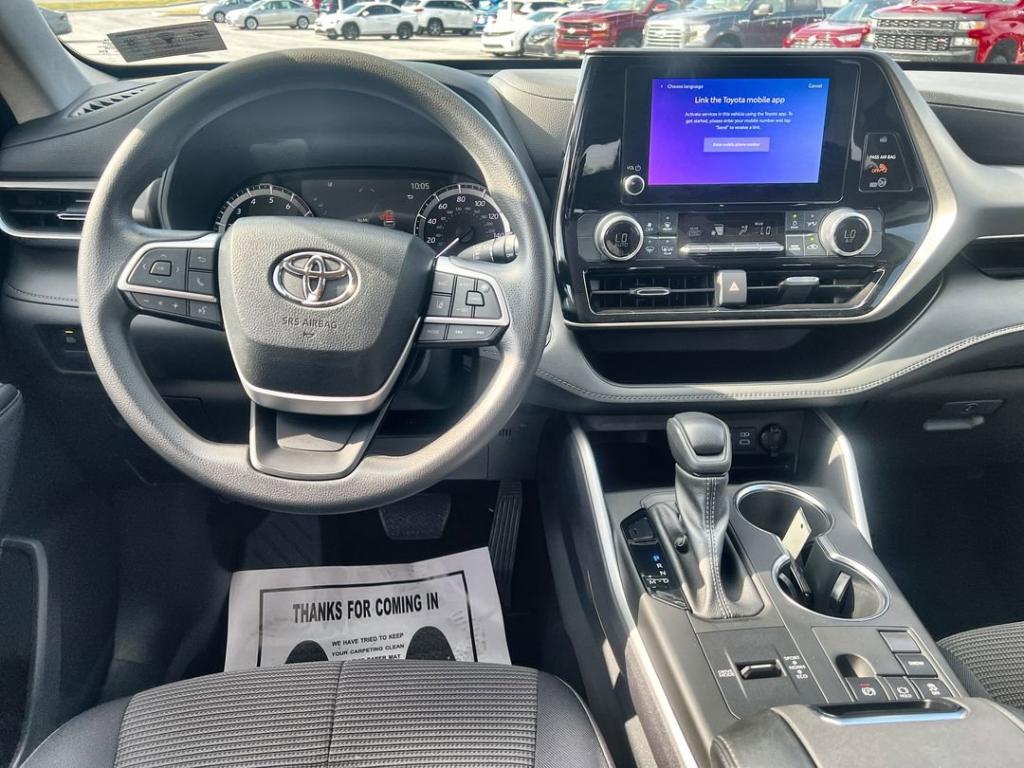 used 2023 Toyota Highlander car, priced at $34,900
