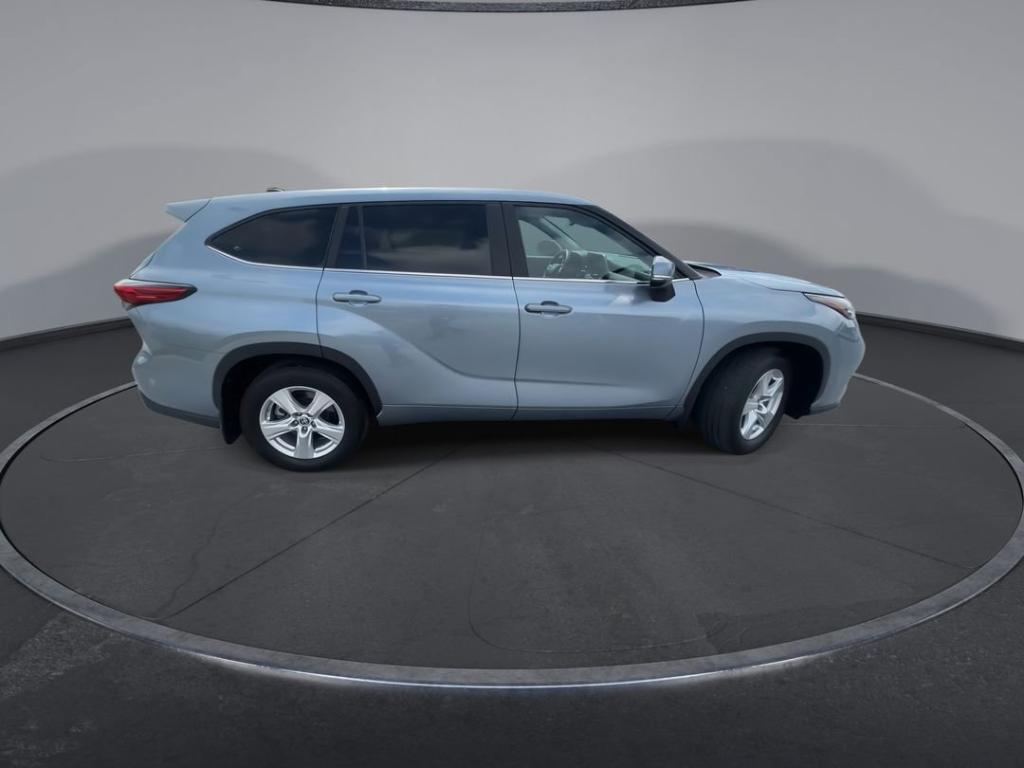 used 2023 Toyota Highlander car, priced at $35,900