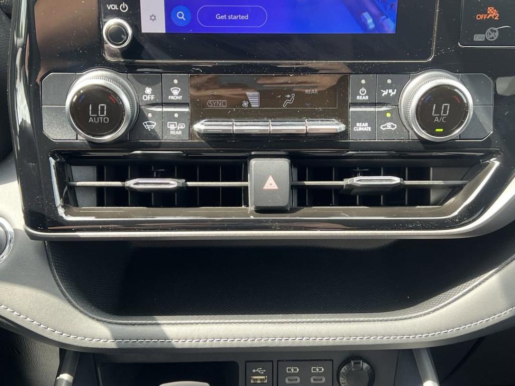 used 2023 Toyota Highlander car, priced at $35,900