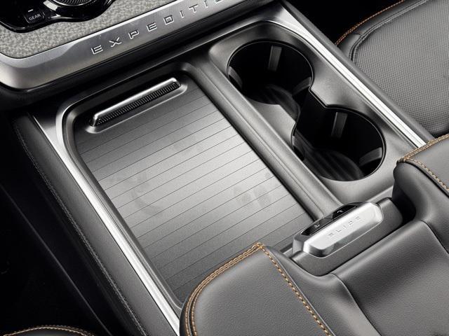 new 2025 Ford Expedition car, priced at $82,409