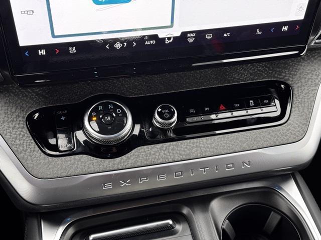 new 2025 Ford Expedition car, priced at $82,409