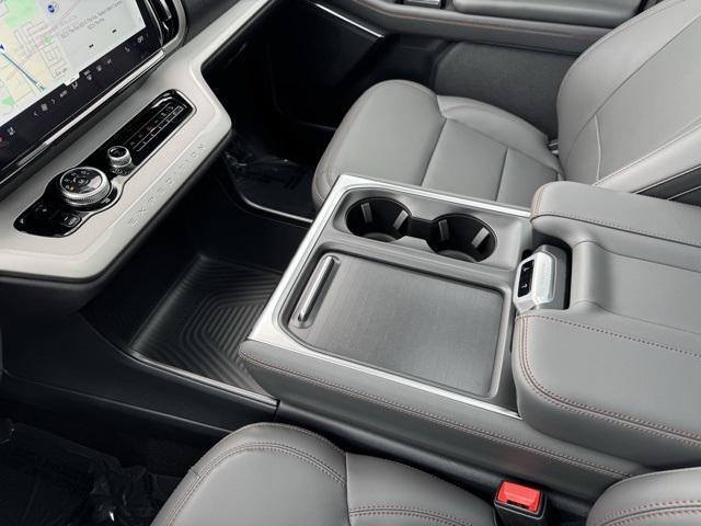 new 2025 Ford Expedition car, priced at $72,150