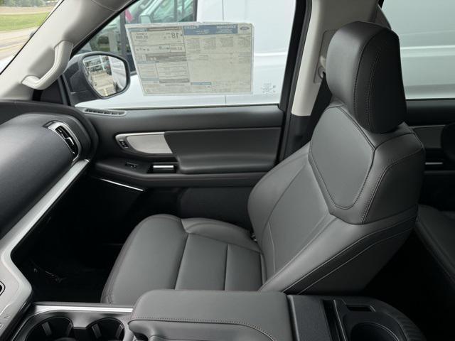 new 2025 Ford Expedition car, priced at $72,150
