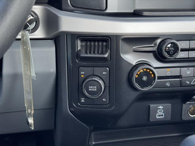 new 2025 Ford F-350 car, priced at $54,237
