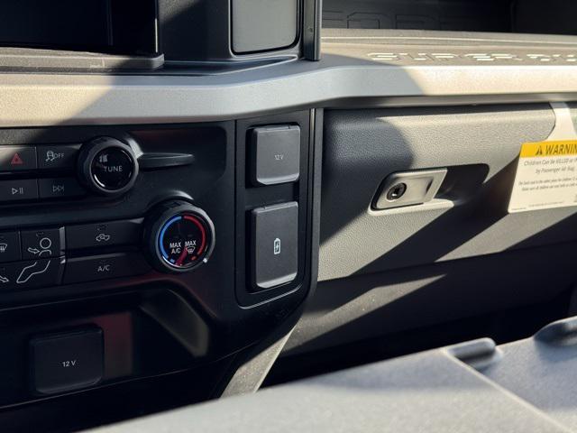 new 2025 Ford F-350 car, priced at $57,520