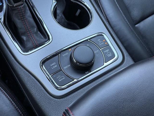 used 2017 Jeep Grand Cherokee car, priced at $12,897