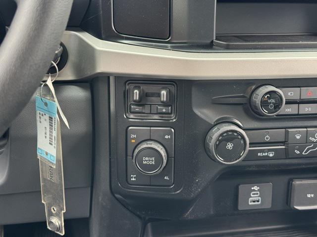 new 2025 Ford F-350 car, priced at $59,079