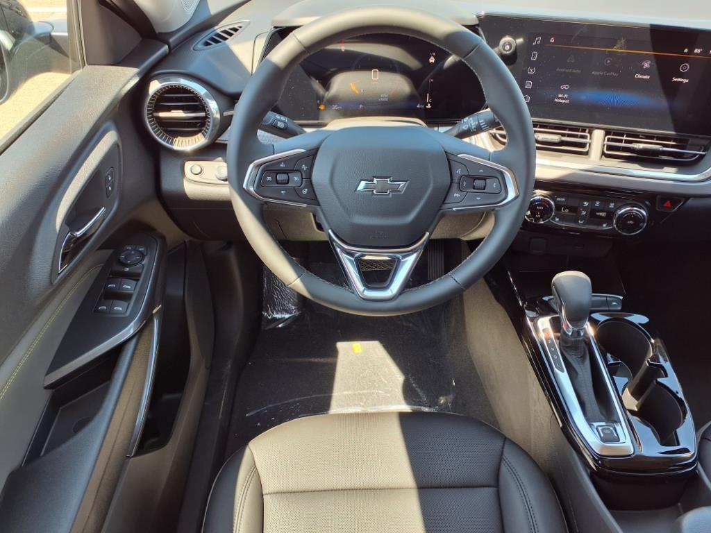 new 2025 Chevrolet Trax car, priced at $25,294