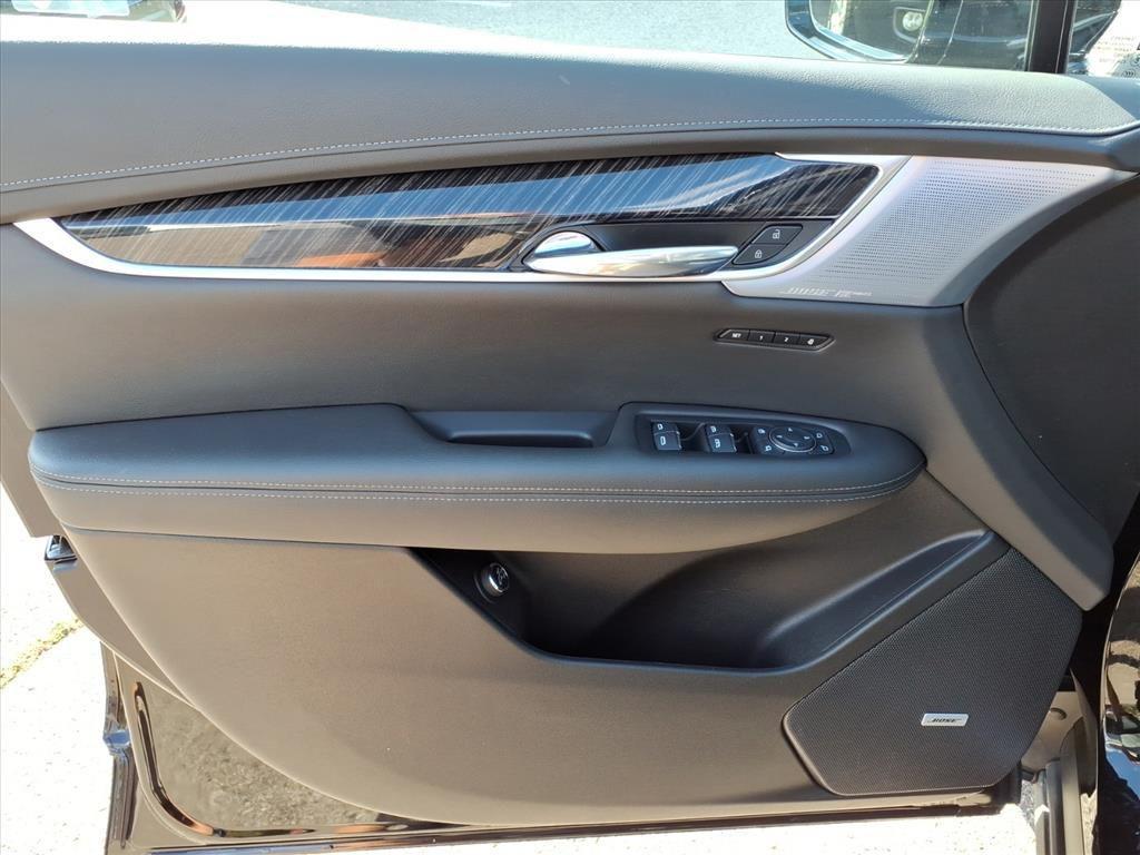 used 2025 Cadillac XT6 car, priced at $43,995