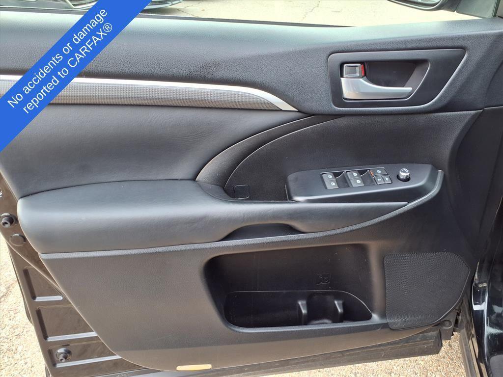 used 2019 Toyota Highlander car, priced at $26,995