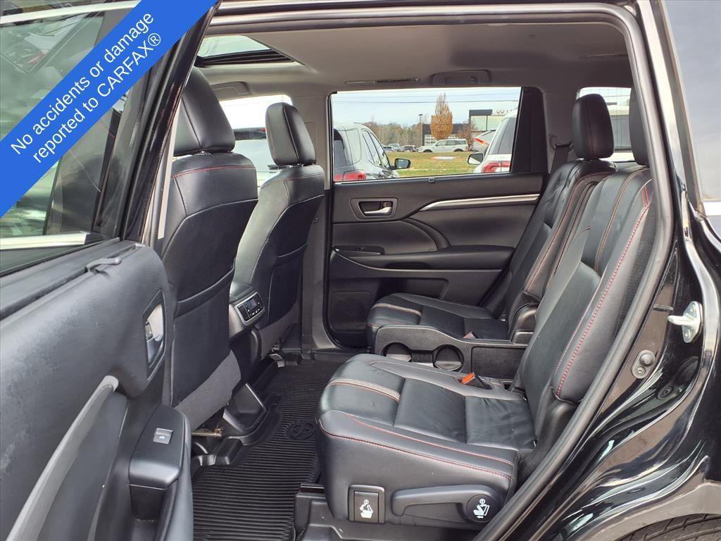 used 2019 Toyota Highlander car, priced at $26,995