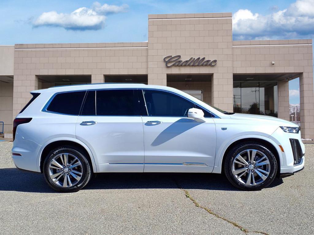 used 2025 Cadillac XT6 car, priced at $45,995
