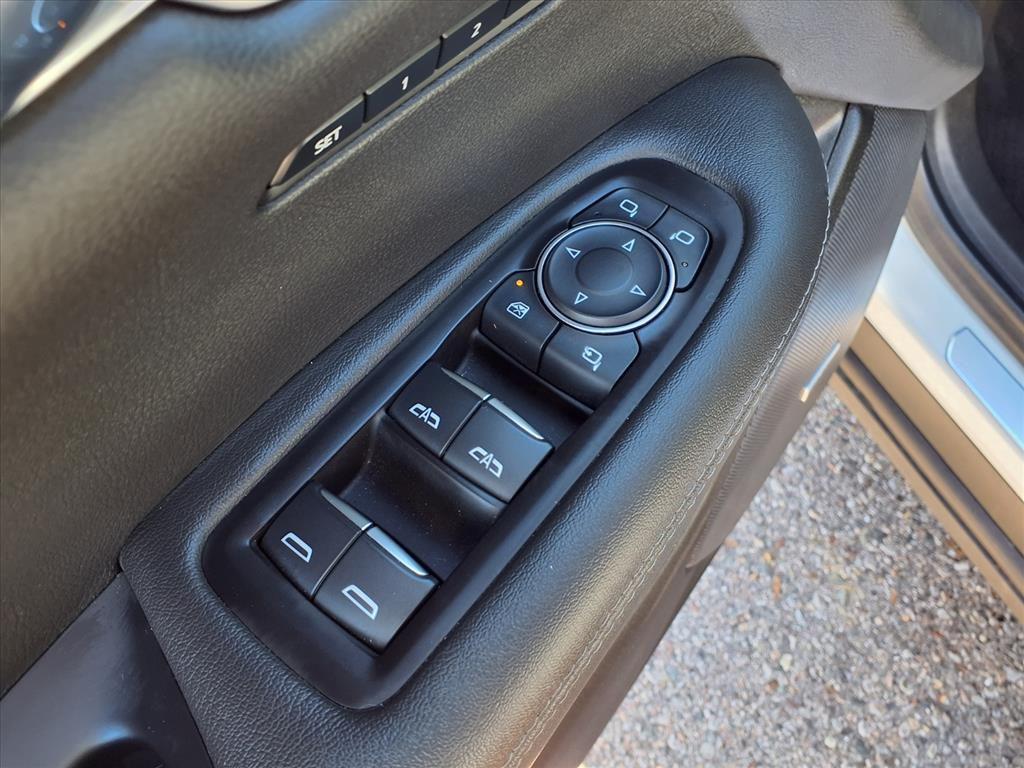 used 2025 Cadillac XT6 car, priced at $45,995