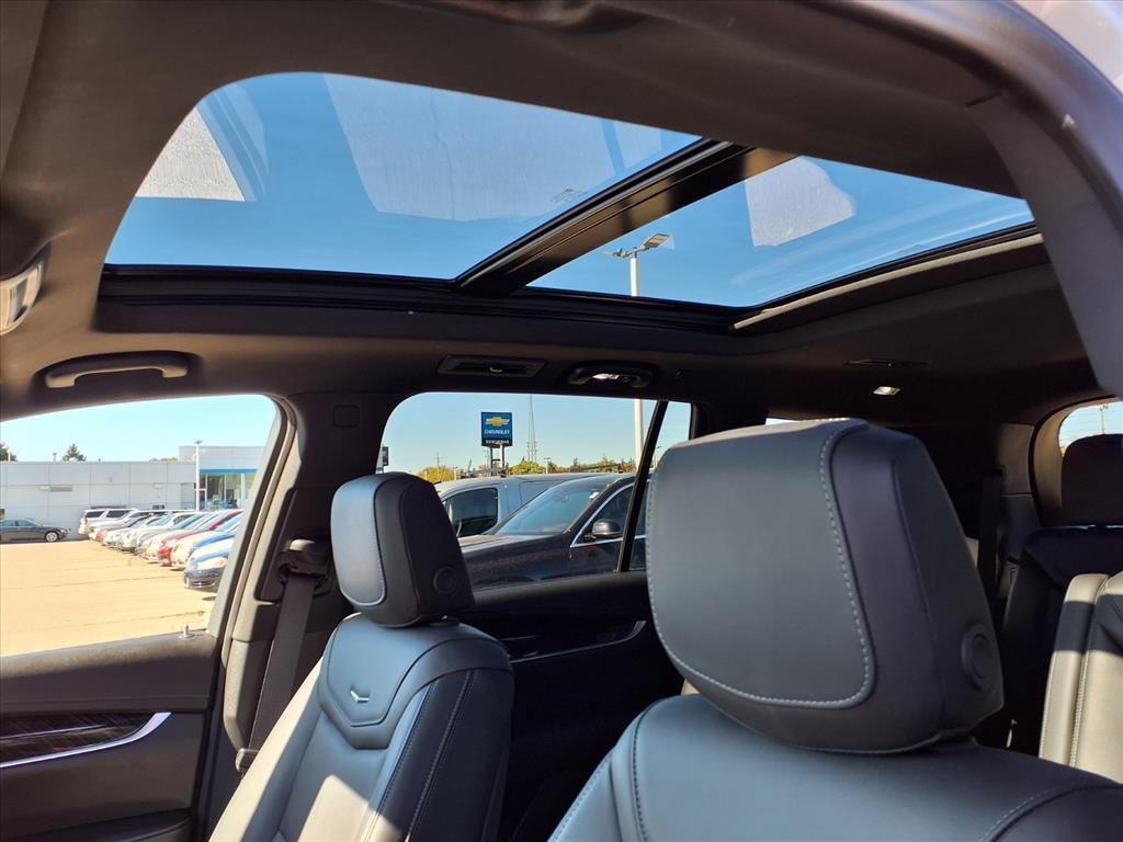 used 2025 Cadillac XT6 car, priced at $45,995