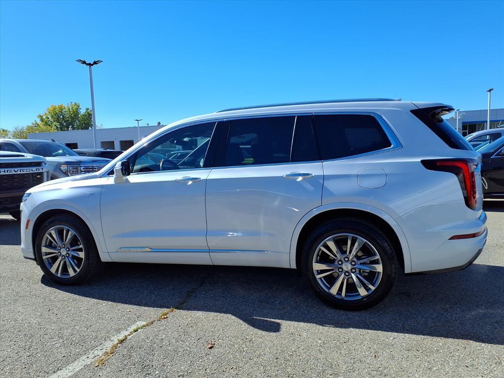 used 2025 Cadillac XT6 car, priced at $45,995
