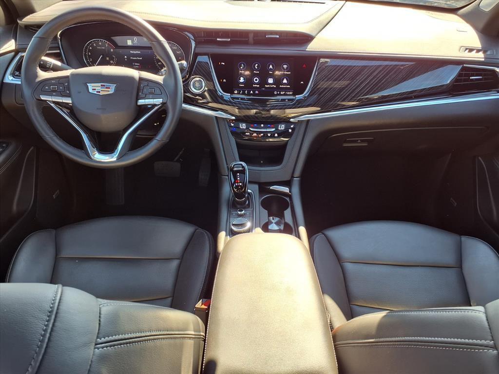 used 2025 Cadillac XT6 car, priced at $45,995