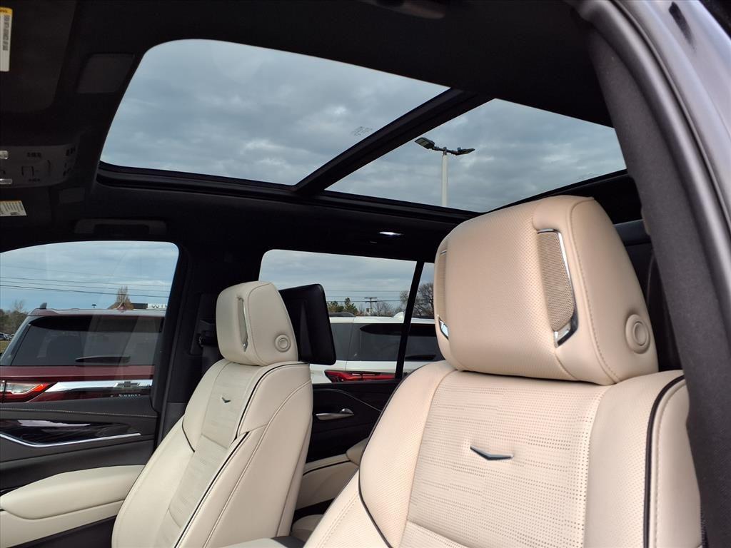used 2024 Cadillac Escalade car, priced at $74,995