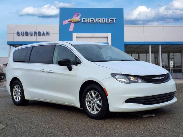 used 2017 Chrysler Pacifica car, priced at $7,990