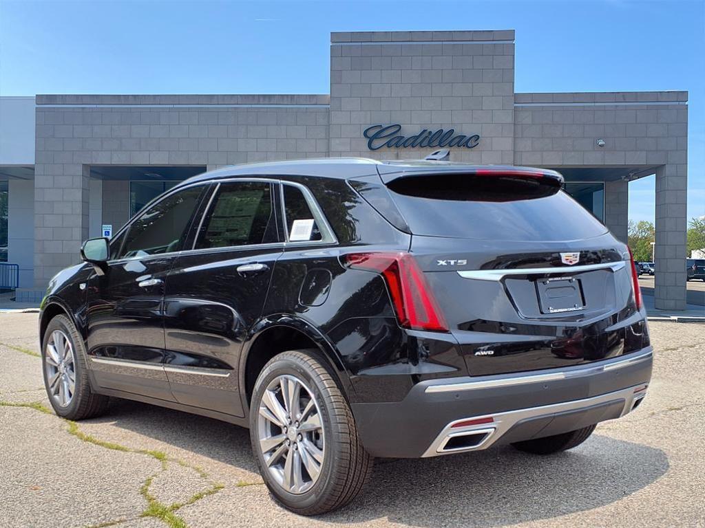 new 2025 Cadillac XT5 car, priced at $50,034