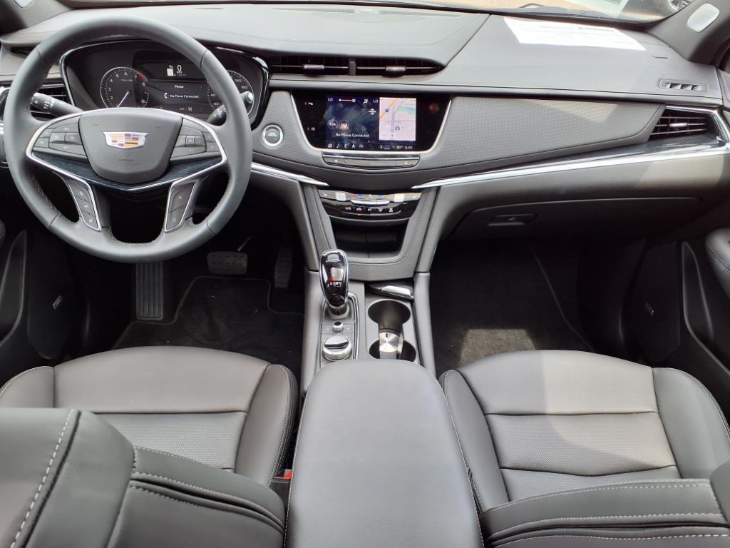 new 2025 Cadillac XT5 car, priced at $55,715