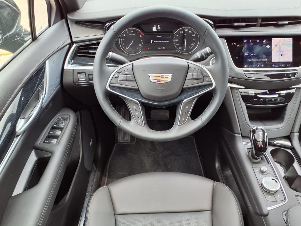 new 2025 Cadillac XT5 car, priced at $55,715