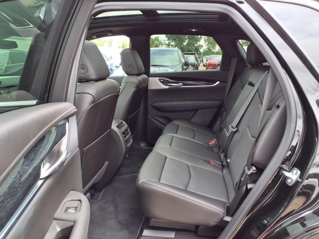 new 2025 Cadillac XT5 car, priced at $55,715