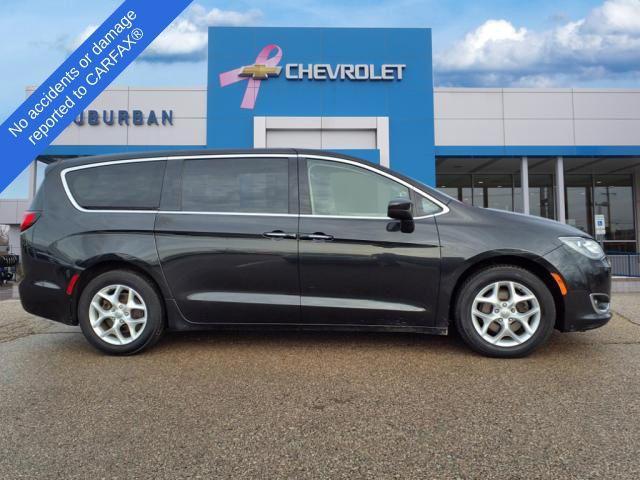 used 2017 Chrysler Pacifica car, priced at $10,490