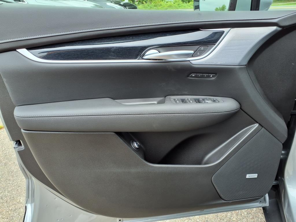 new 2025 Cadillac XT5 car, priced at $48,629