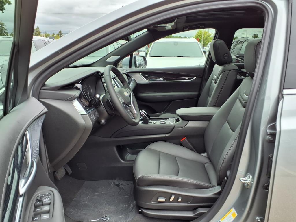 new 2025 Cadillac XT5 car, priced at $48,629