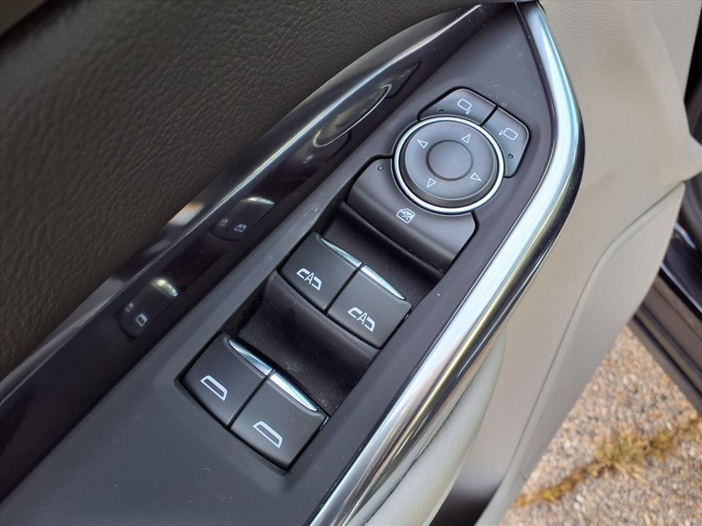 used 2023 Cadillac XT4 car, priced at $27,995