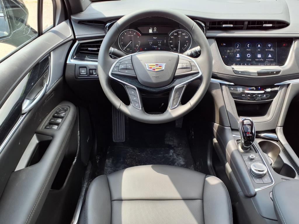 new 2025 Cadillac XT5 car, priced at $49,170