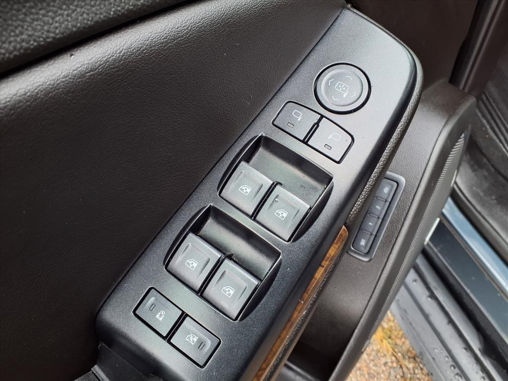 used 2020 Chevrolet Suburban car, priced at $20,495