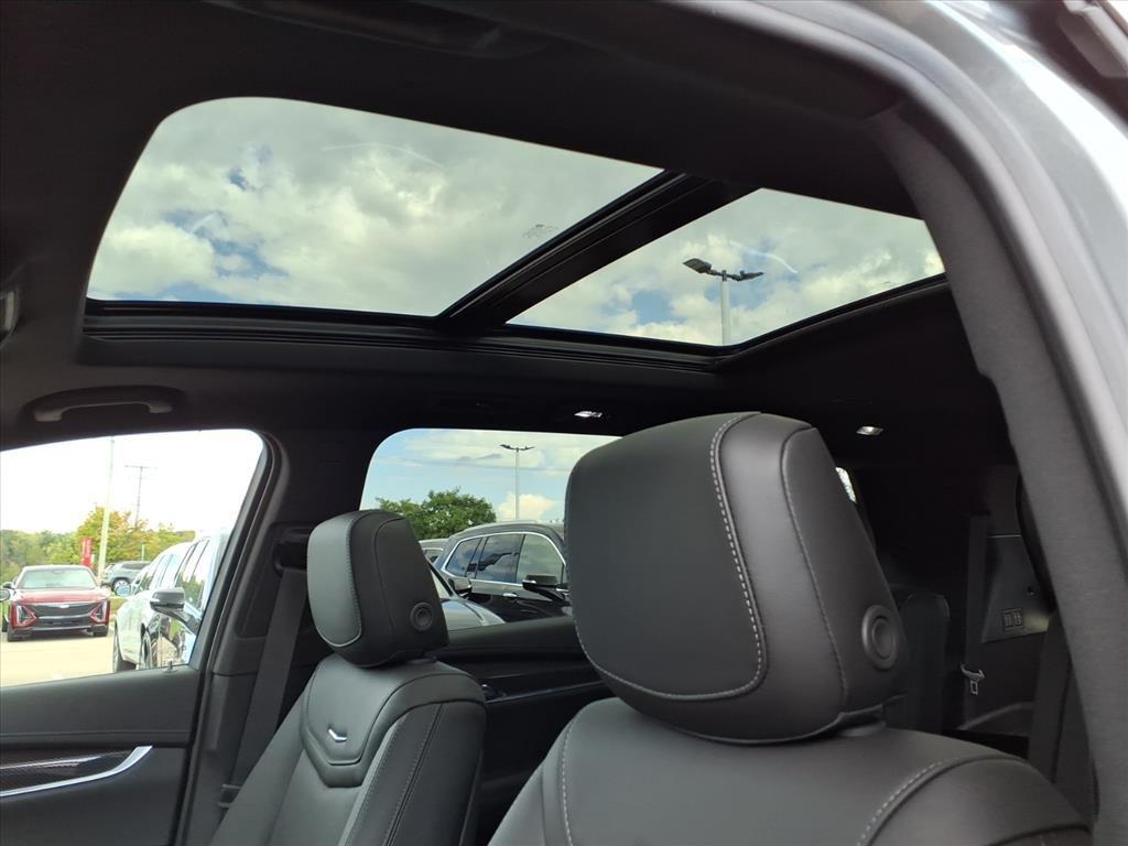 new 2025 Cadillac XT6 car, priced at $55,924