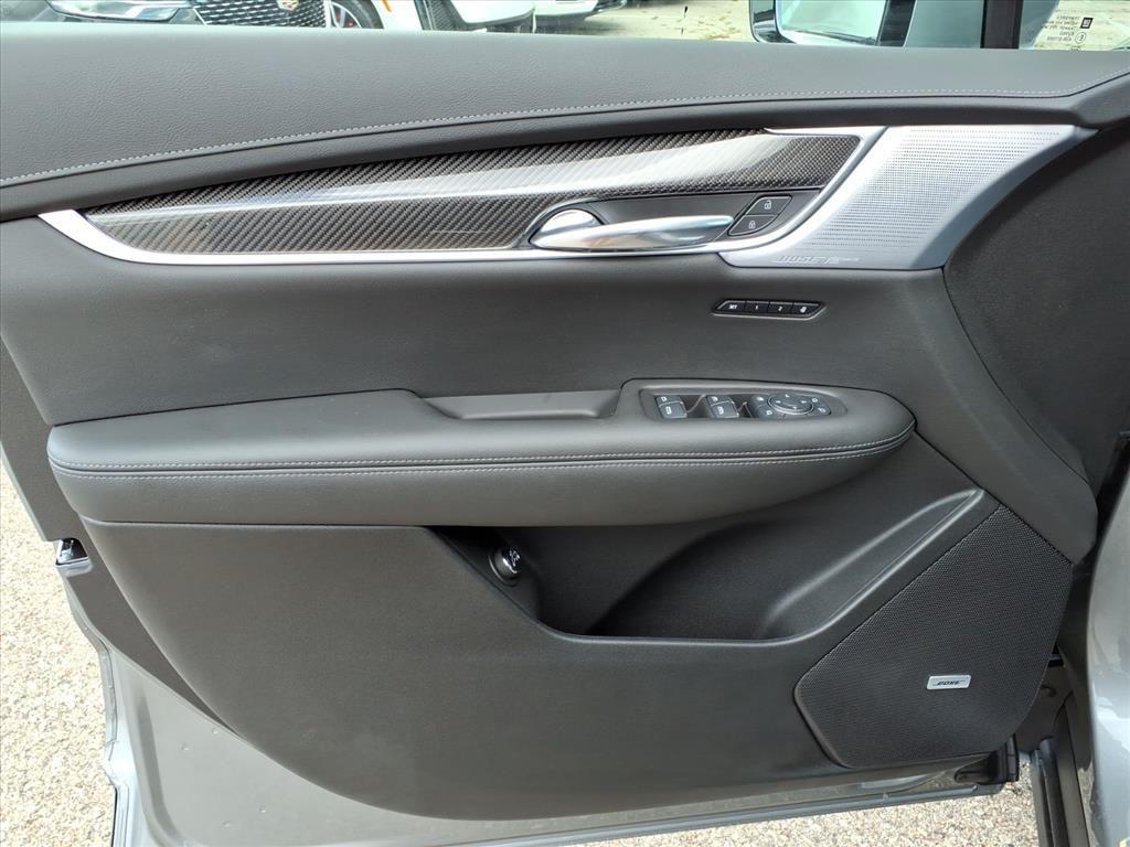 new 2025 Cadillac XT6 car, priced at $55,924
