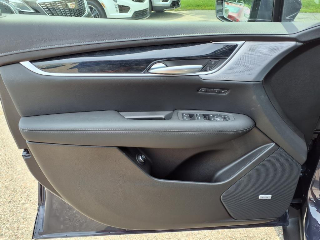 new 2025 Cadillac XT5 car, priced at $49,170