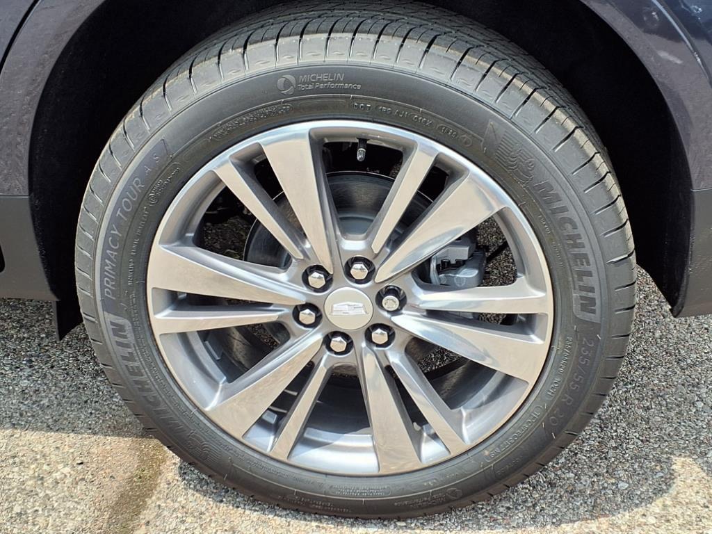 new 2025 Cadillac XT5 car, priced at $49,170