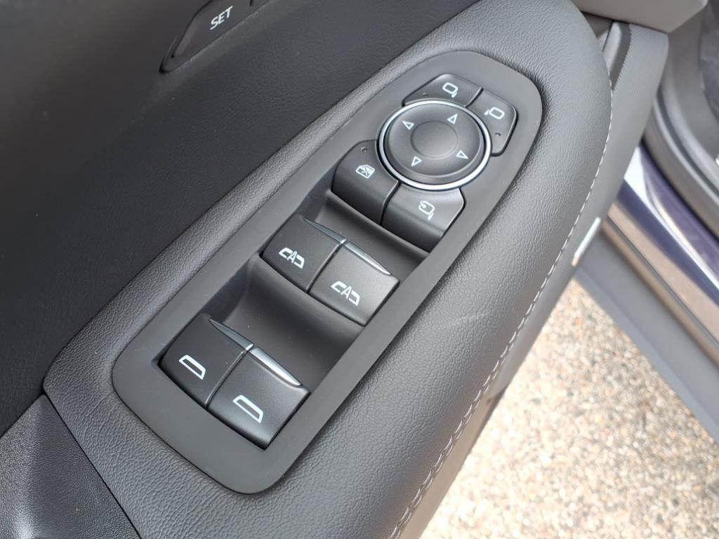 new 2025 Cadillac XT5 car, priced at $49,170