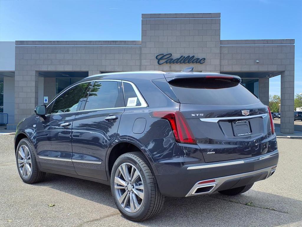 new 2025 Cadillac XT5 car, priced at $49,170