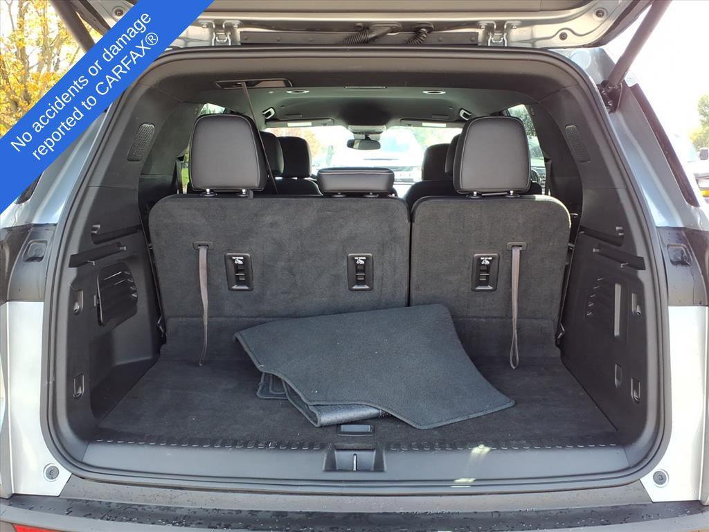 used 2025 Chevrolet Traverse car, priced at $34,495