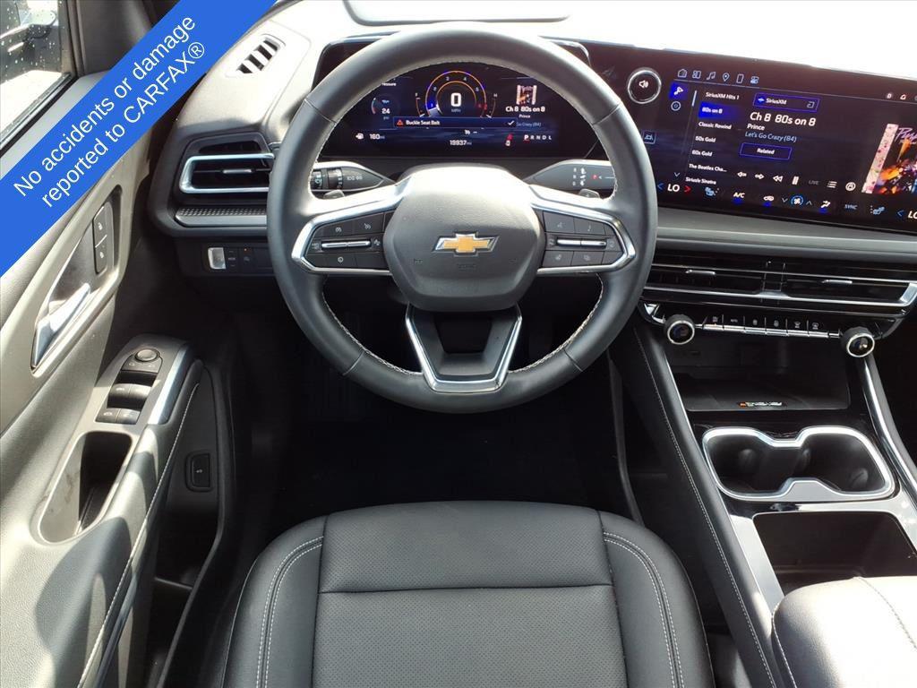 used 2025 Chevrolet Traverse car, priced at $34,495